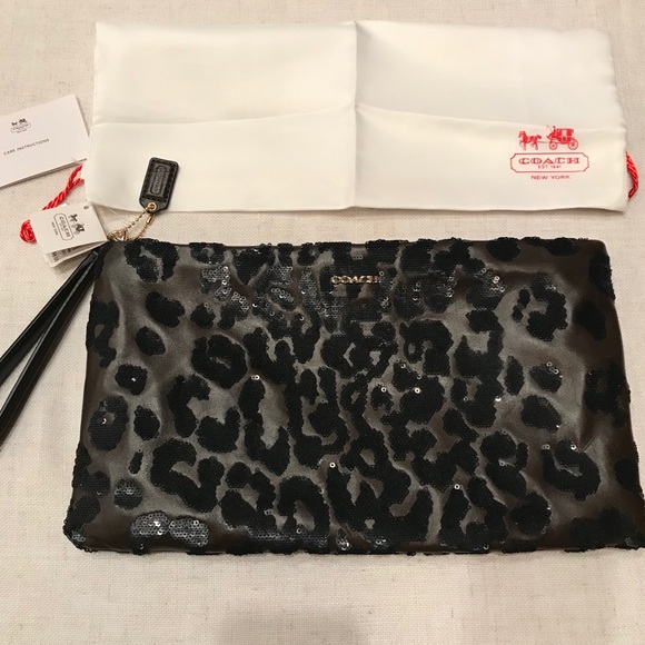 Coach Handbags - NWT COACH LEATHER SEQUIN ZIP CLUTCH WRISTLET
